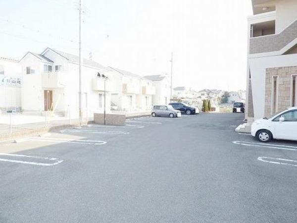 駐車場・駐輪場