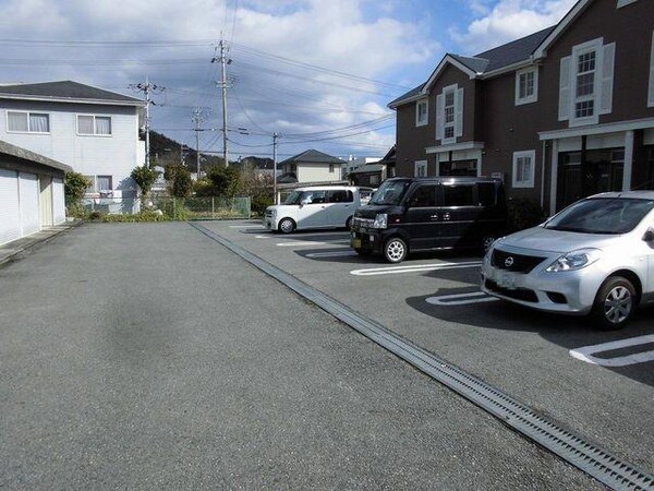 駐車場・駐輪場