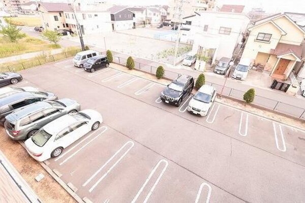 駐車場・駐輪場
