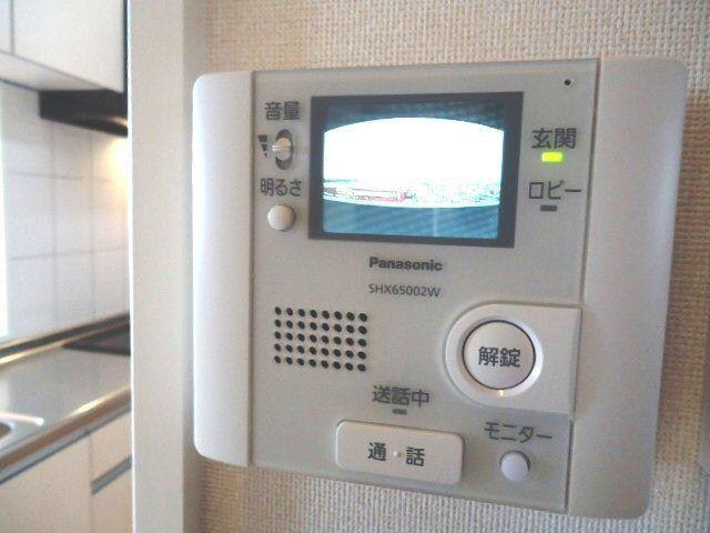 物件内観写真7　(カメラ付インターホン)
