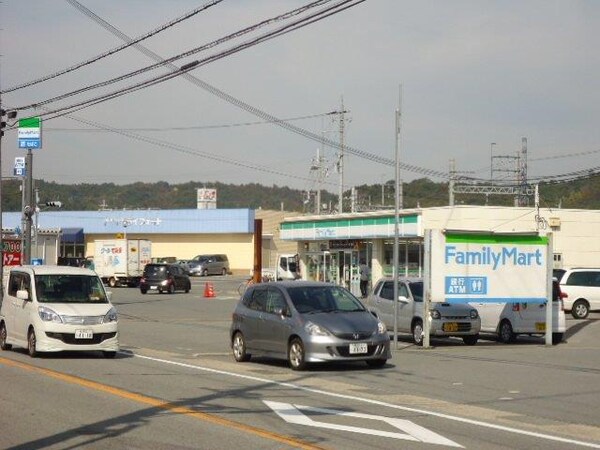 居室(ファミリーマート三木末広店まで358ｍ)