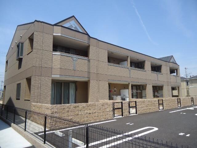 物件外観写真1　(外観写真（昼）)