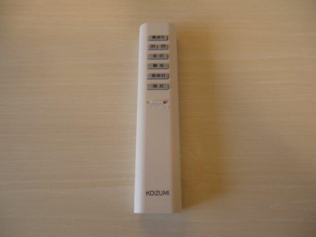 物件内観写真17　(照明器具リモコン)