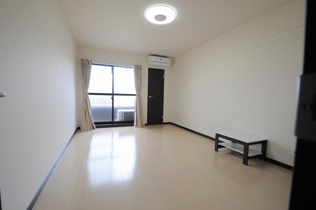 物件内観写真8　(※室内イメージ（反転プラン有り）)