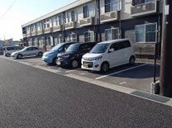 駐車場・駐輪場