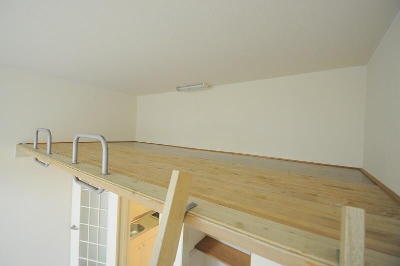 物件内観写真7　(豊富な収納スペース)