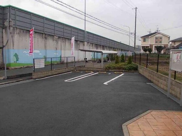 駐車場・駐輪場