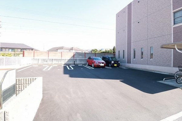 駐車場・駐輪場