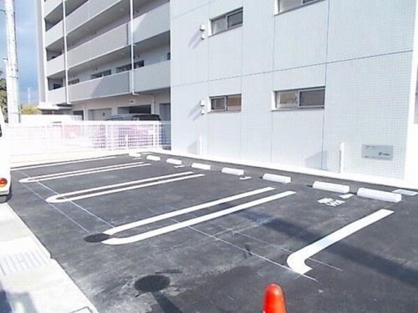駐車場・駐輪場