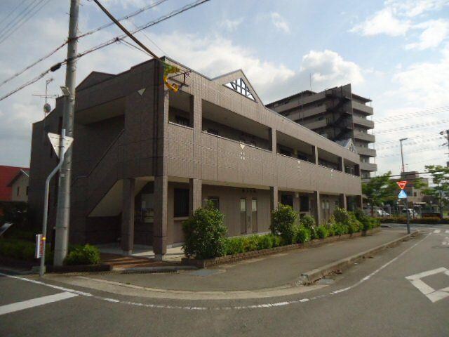 物件外観写真1　(外観写真（昼）)