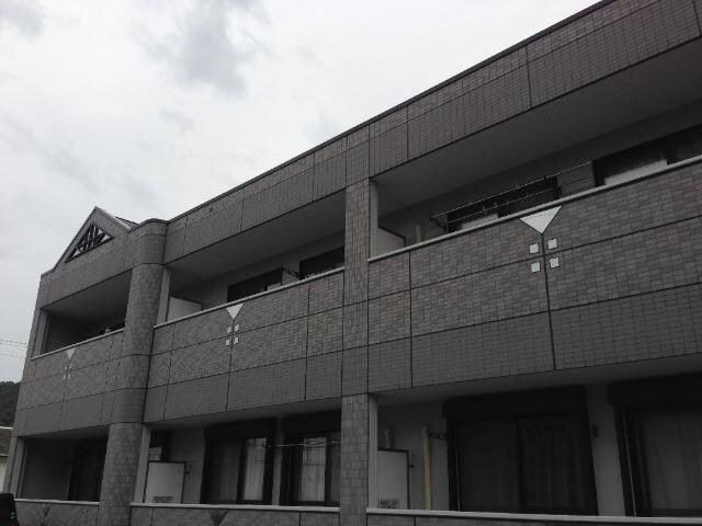 物件外観写真2　(外観写真（昼）)