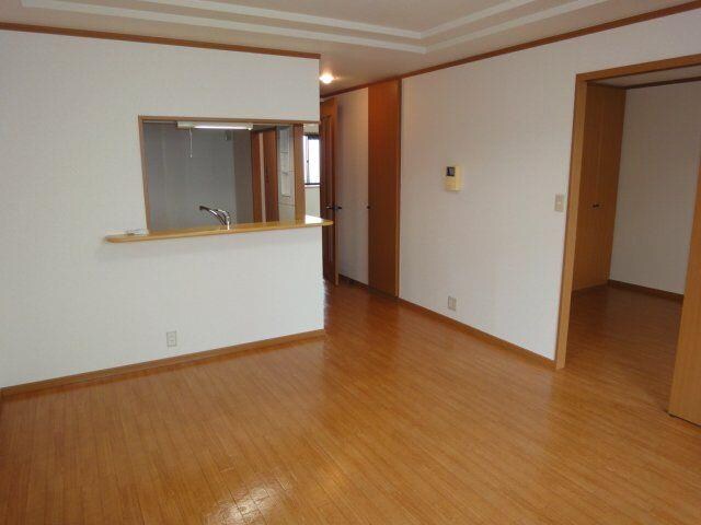 物件内観写真4　(カウンターキッチン)