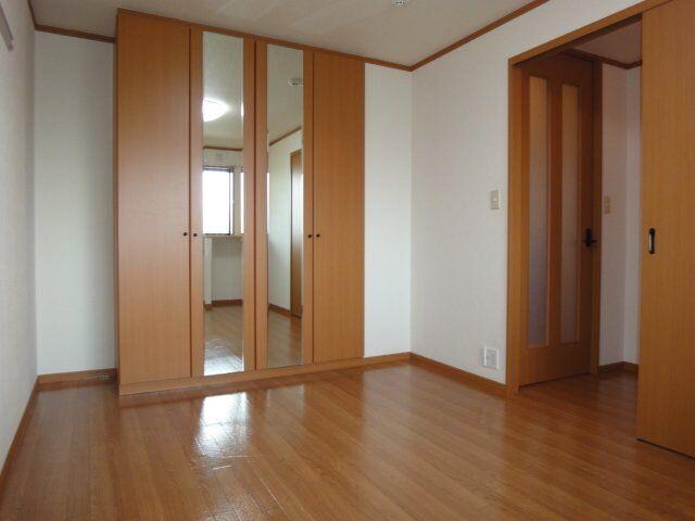 物件内観写真8　(洋室)