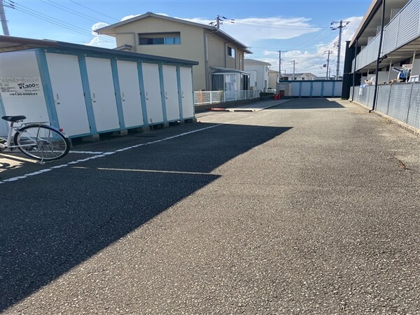 駐車場・駐輪場