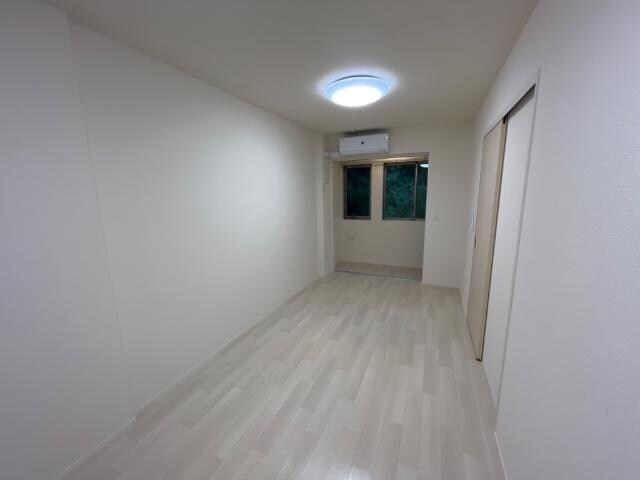 物件内観写真3　(リビング)