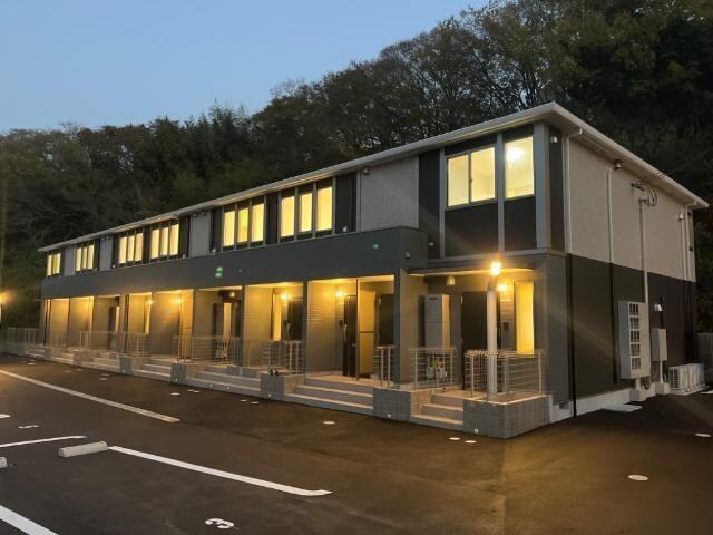 物件内観写真12　(外観写真（夜）)