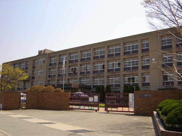 居室(中学校まで80ｍ)