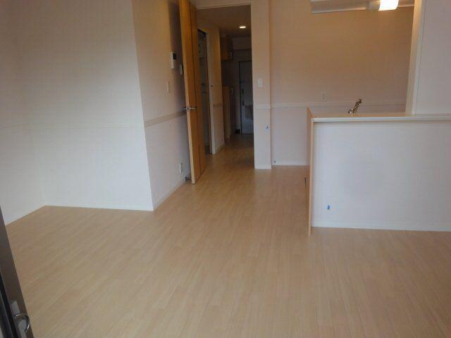 物件内観写真2　(リビング)