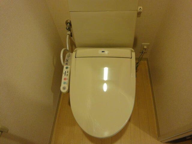 物件内観写真5　(シャワー付トイレ)