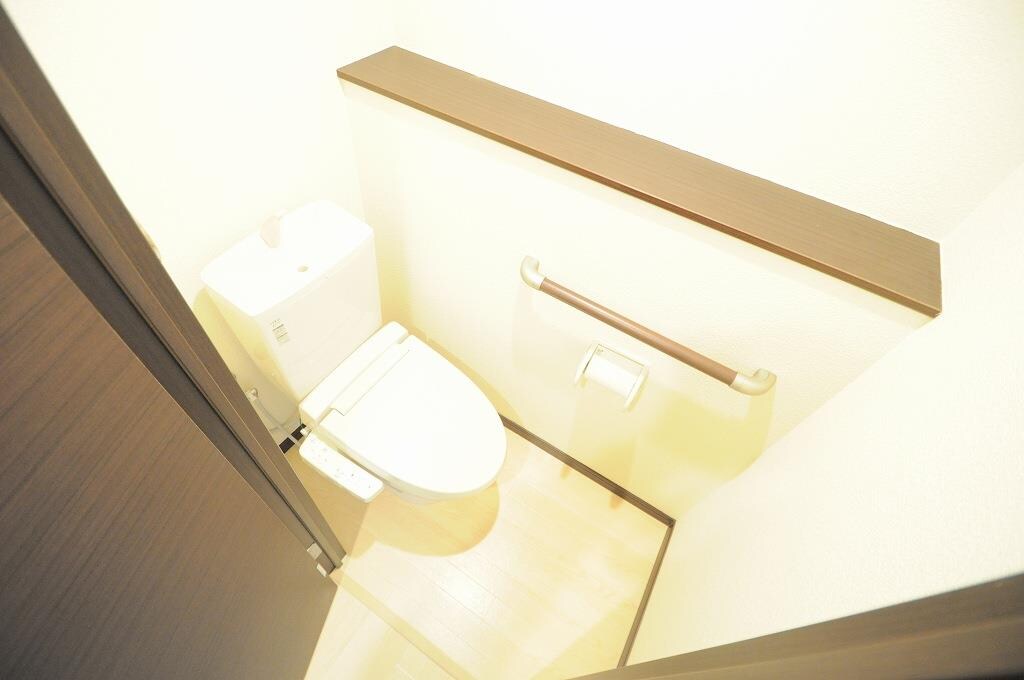 物件内観写真5　(温水洗浄便座付)