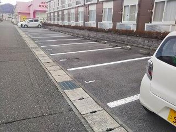 駐車場・駐輪場