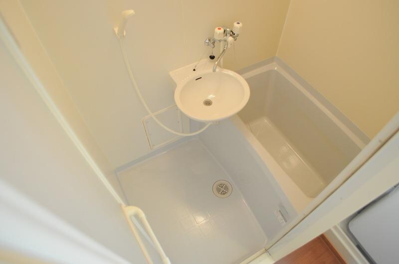 物件内観写真7　(浴室乾燥機つきで雨の日も安心。)