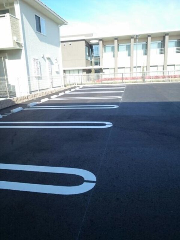駐車場・駐輪場