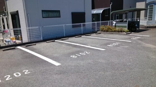 駐車場・駐輪場