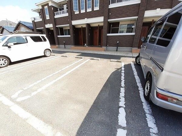 駐車場・駐輪場