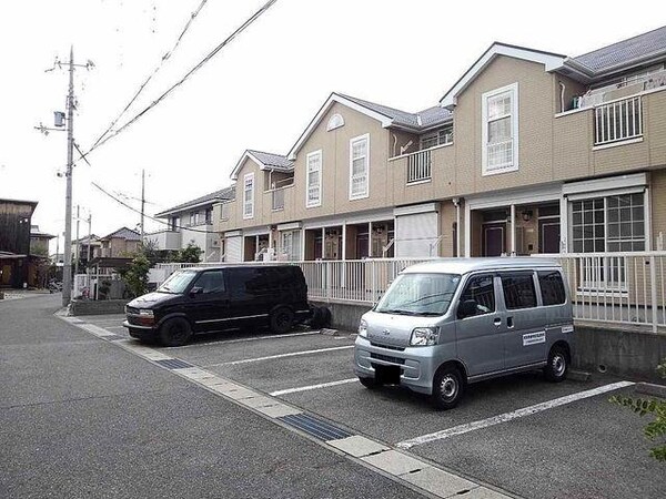 駐車場・駐輪場