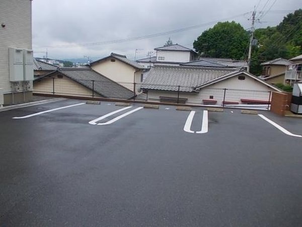 駐車場・駐輪場