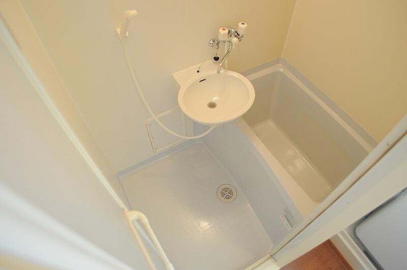 物件内観写真5　(浴室乾燥機付)