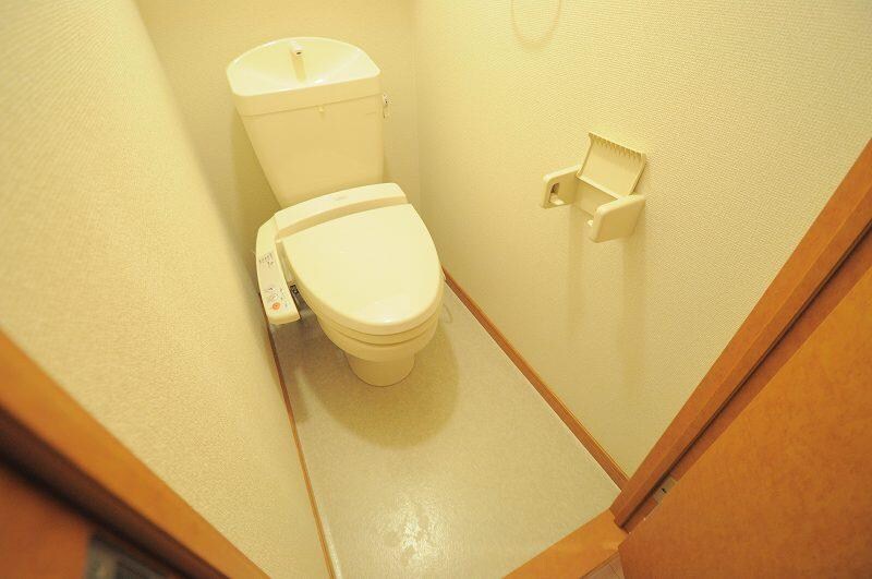 物件内観写真6　(ウォシュレット付き)