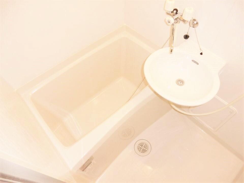 物件内観写真4　(同タイプ物件の為、形状や間取寸法、色調等が実際とは異なります)