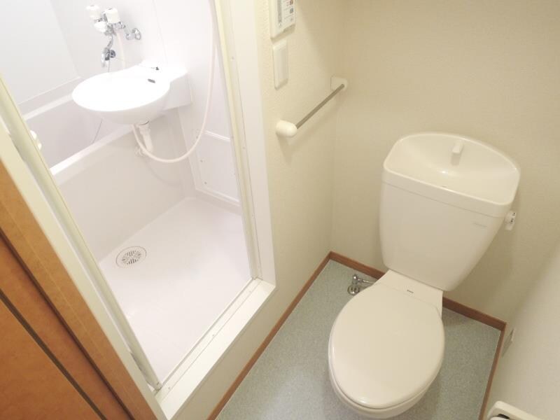 物件内観写真5　(バス・トイレはもちろん別仕様)