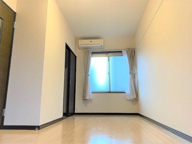 物件内観写真3　(１Fはフローリング仕様・２Ｆはカーペット仕様になります。)