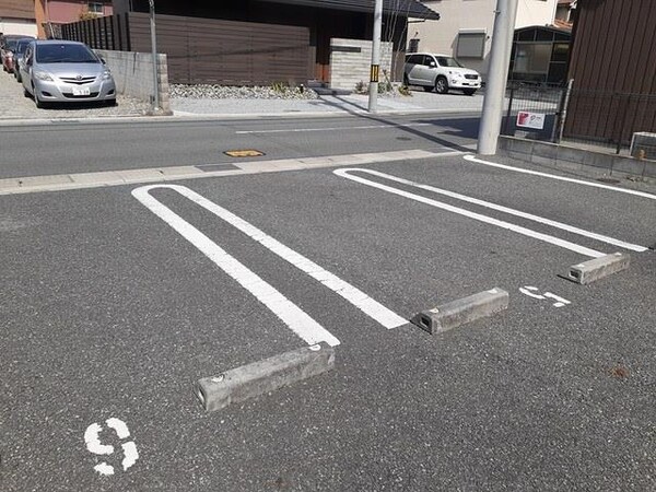 駐車場・駐輪場