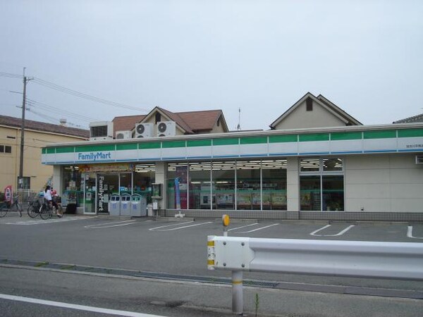 居室(ファミリーマート加古川平岡店まで460ｍ)