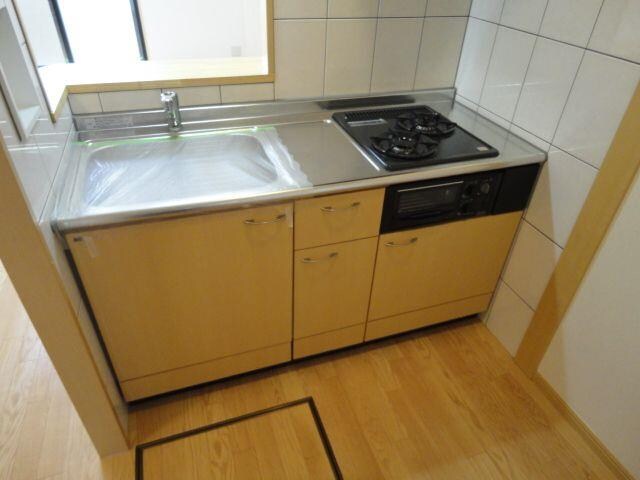 物件内観写真4　(キッチン(床下収納付き))