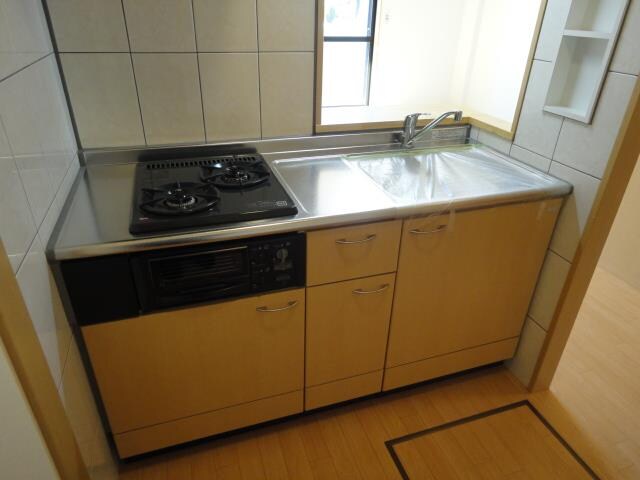 物件内観写真4　(キッチン(床下収納))