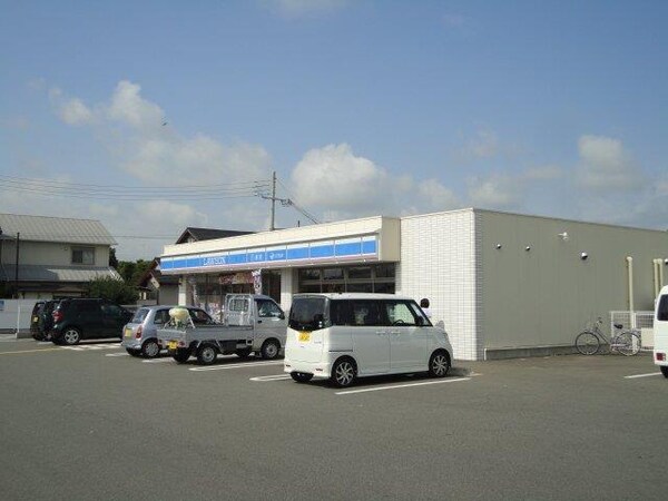 居室(ローソン社嬉野店まで550ｍ)