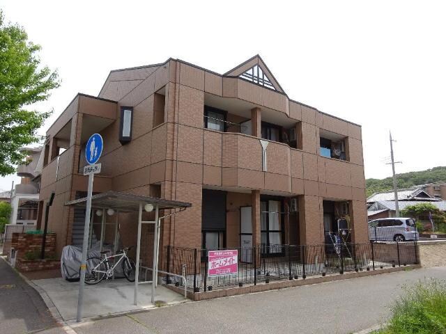 物件外観写真1　(外観写真（昼）)