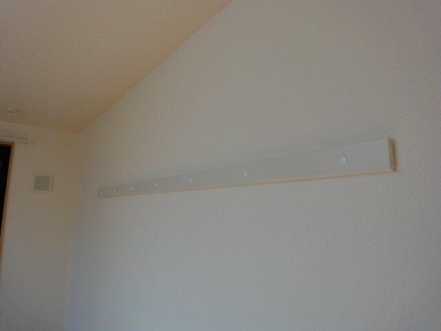 物件内観写真13　(ハンガーかけ)