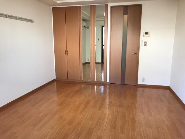 物件内観写真14　(洋室)