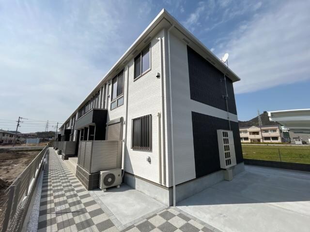 物件外観写真1　(外観写真（昼）)