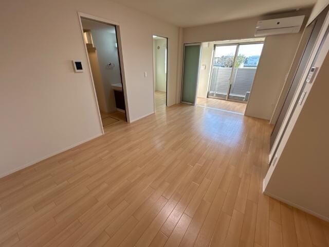 物件内観写真12　(リビング)