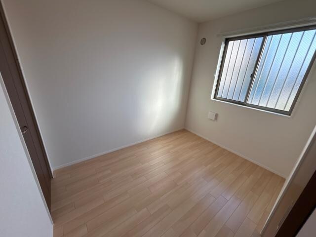 物件内観写真13　(洋室)
