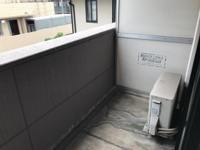 物件内観写真11　(南向きで洗濯物も乾きやすいベランダ)