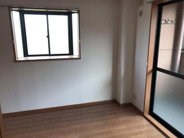 物件内観写真10　(洋室)