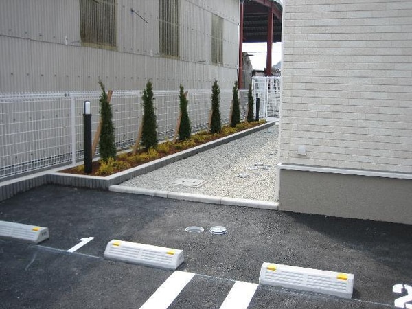 駐車場・駐輪場